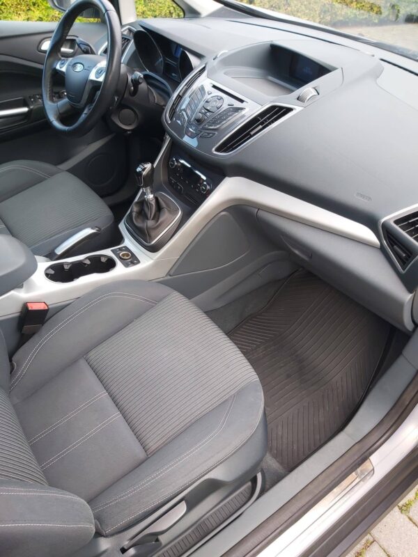 7 Ford C-Max