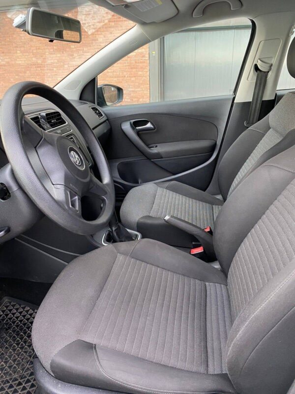 7 Volkswagen Polo