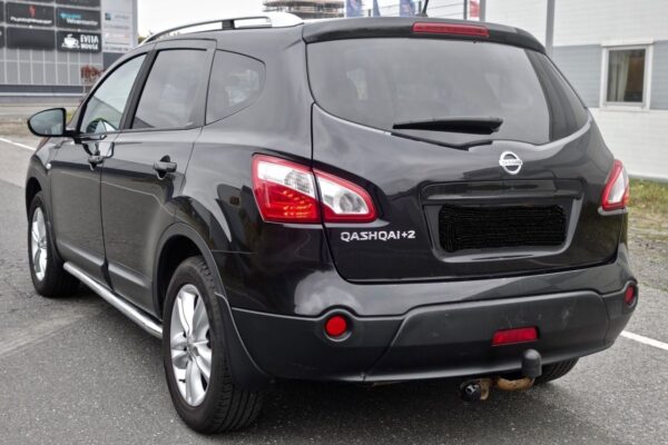 7 Nissan Qashqai +2