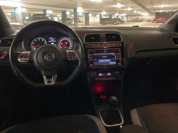7 Volkswagen Polo