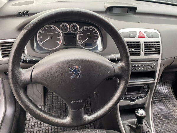 7 Peugeot 307