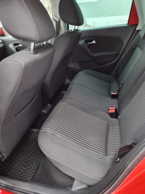 7 Volkswagen Polo