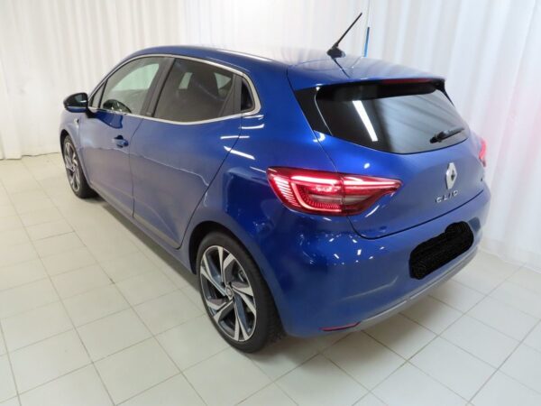 7 Renault Clio