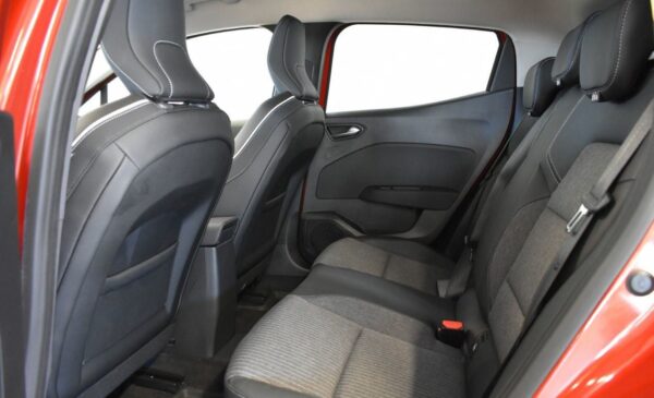 7 Renault Clio
