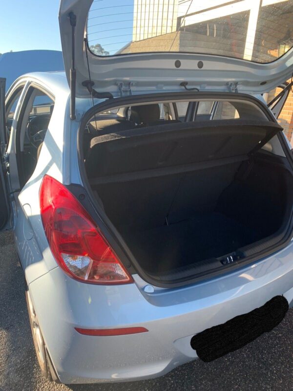 7 Hyundai i20