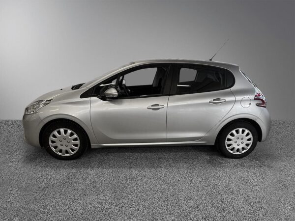 7 Peugeot 208