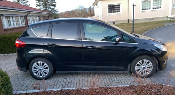 7 Ford C-Max