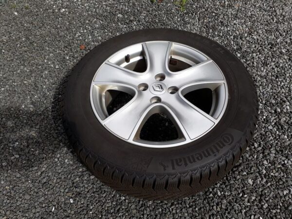 7 Renault Clio