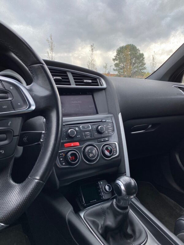8 Citroën DS4