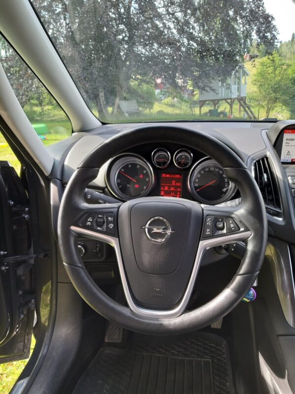 8 Opel Zafira Tourer 7 Place