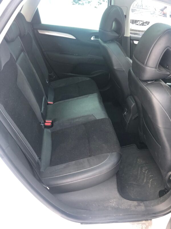 8 Citroën C4
