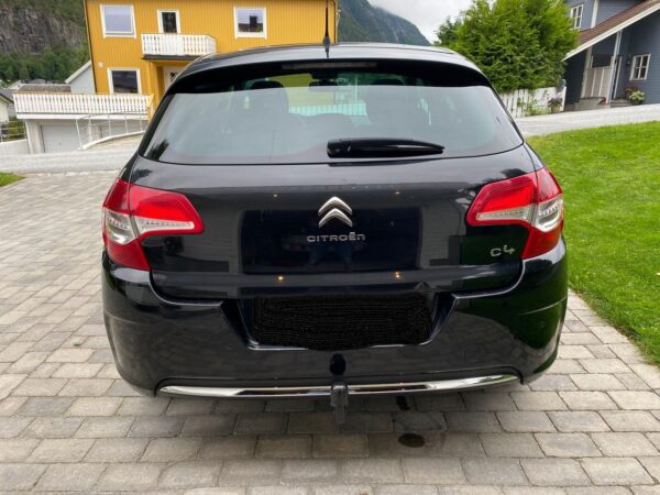 8 Citroën C4