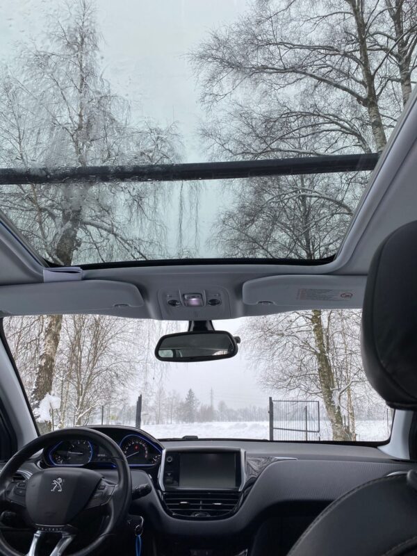 8 Peugeot 2008