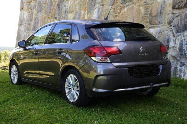 8 Citroën C4