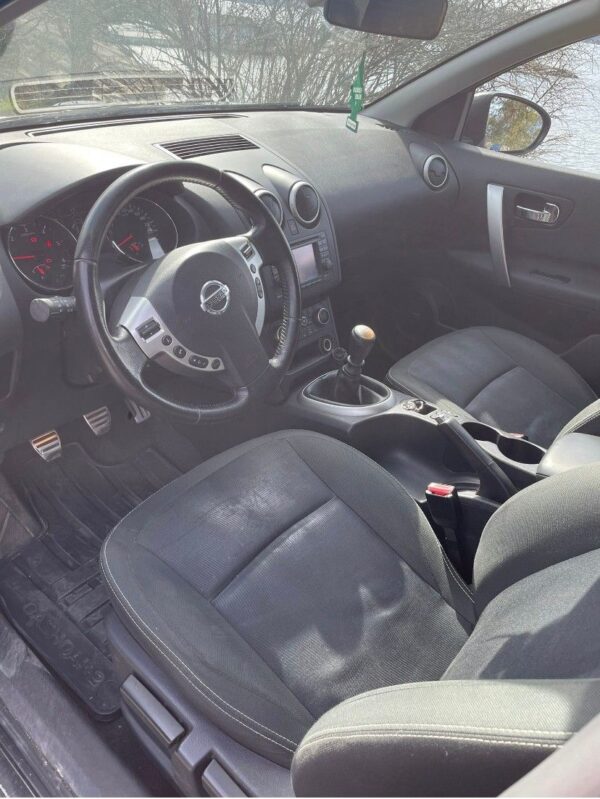 8 Nissan Qashqai +2