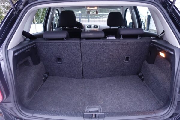 8 Volkswagen Polo