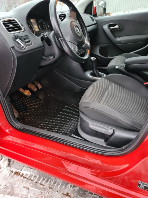 8 Volkswagen Polo