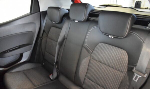 8 Renault Clio