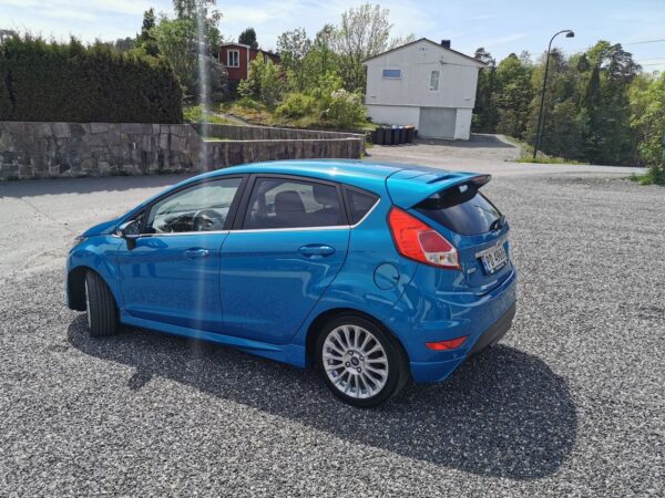 8 Ford Fiesta