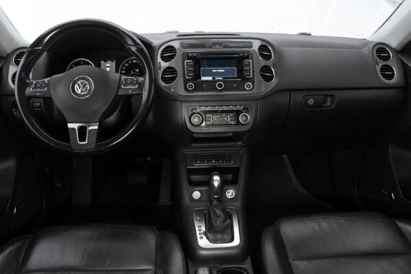 8 Volkswagen Tiguan