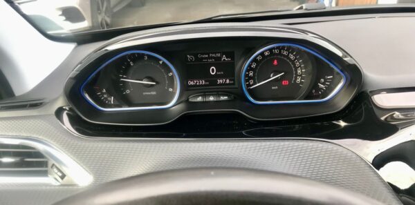 8 Peugeot 2008