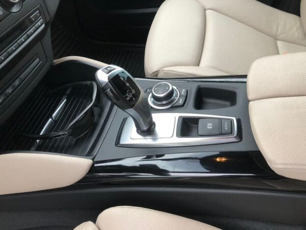 8 BMW X6