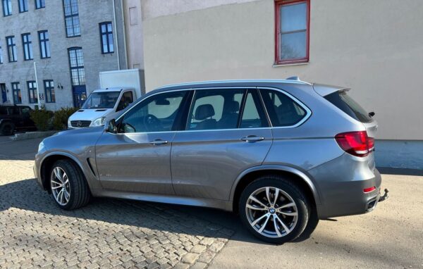 8 BMW X5
