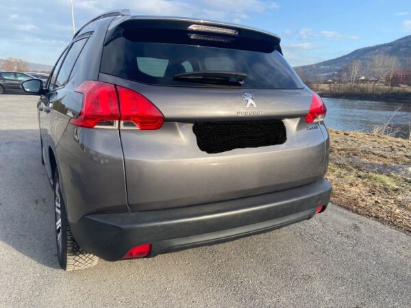 8 Peugeot 2008