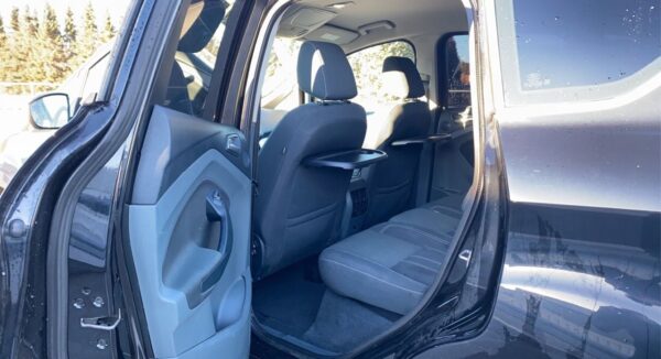 8 Ford C-Max