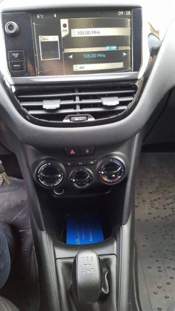 9 Peugeot 208
