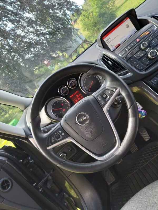 9 Opel Zafira Tourer 7 Place