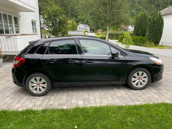 9 Citroën C4