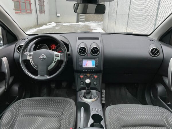 9 Nissan Qashqai +2