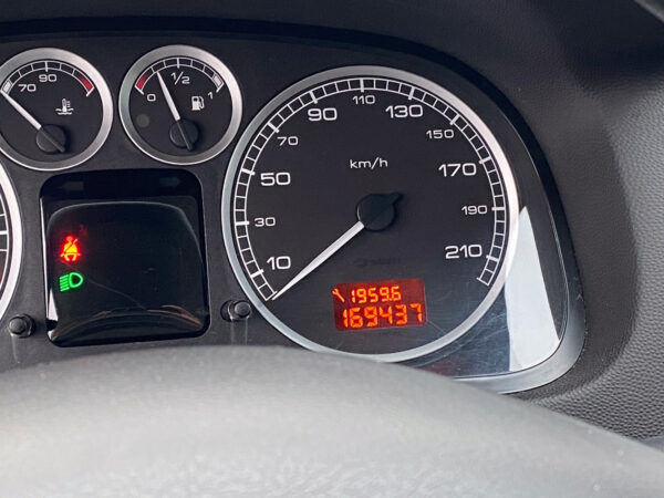 9 Peugeot 307