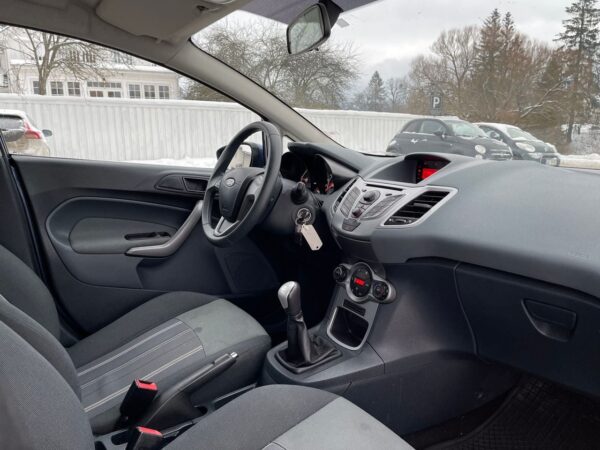 9 Ford Fiesta