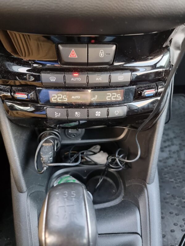 9 Peugeot 208