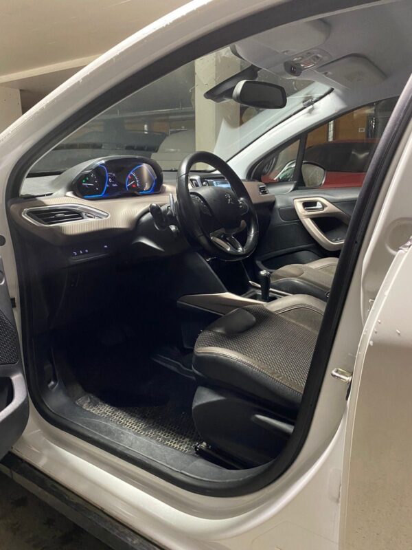 9 Peugeot 2008