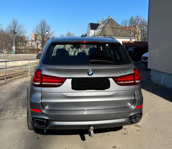 9 BMW X5