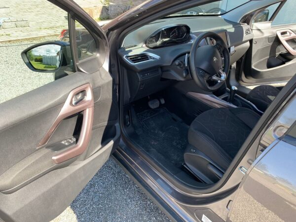 9 Peugeot 2008